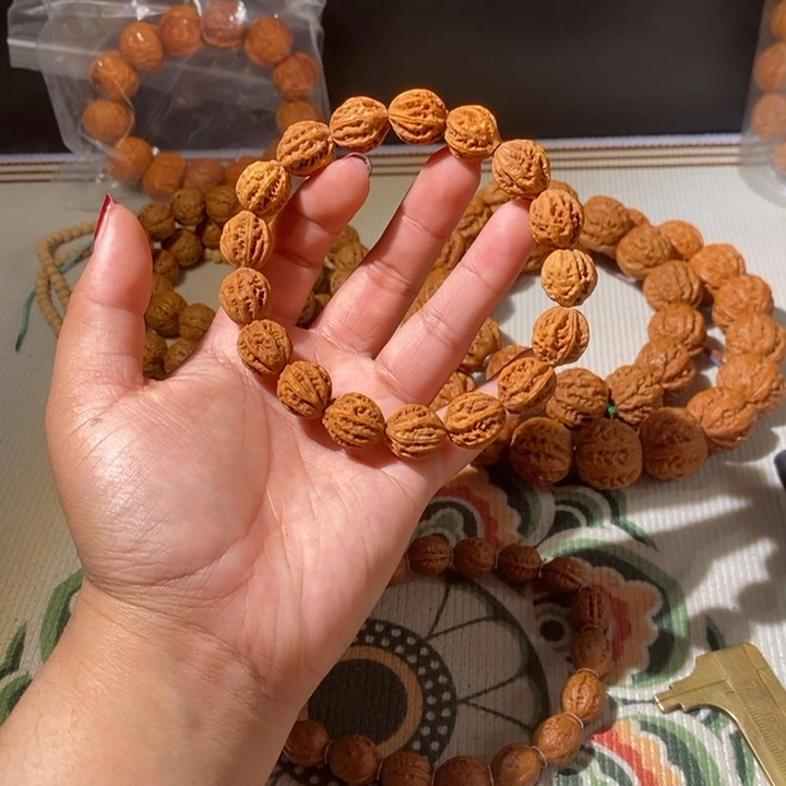 文玩核桃吊坠……38