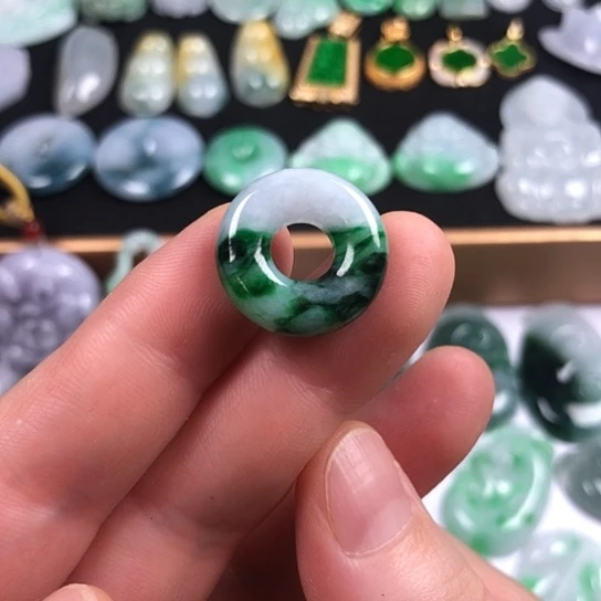 颈饰未镶嵌翡翠甜蜜