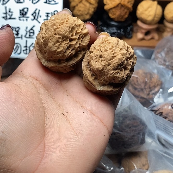文玩核桃把件     80