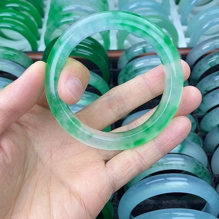 石英岩玉未镶嵌手镯