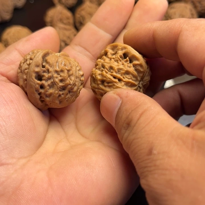 玻***了把件文玩核桃桃心宫灯