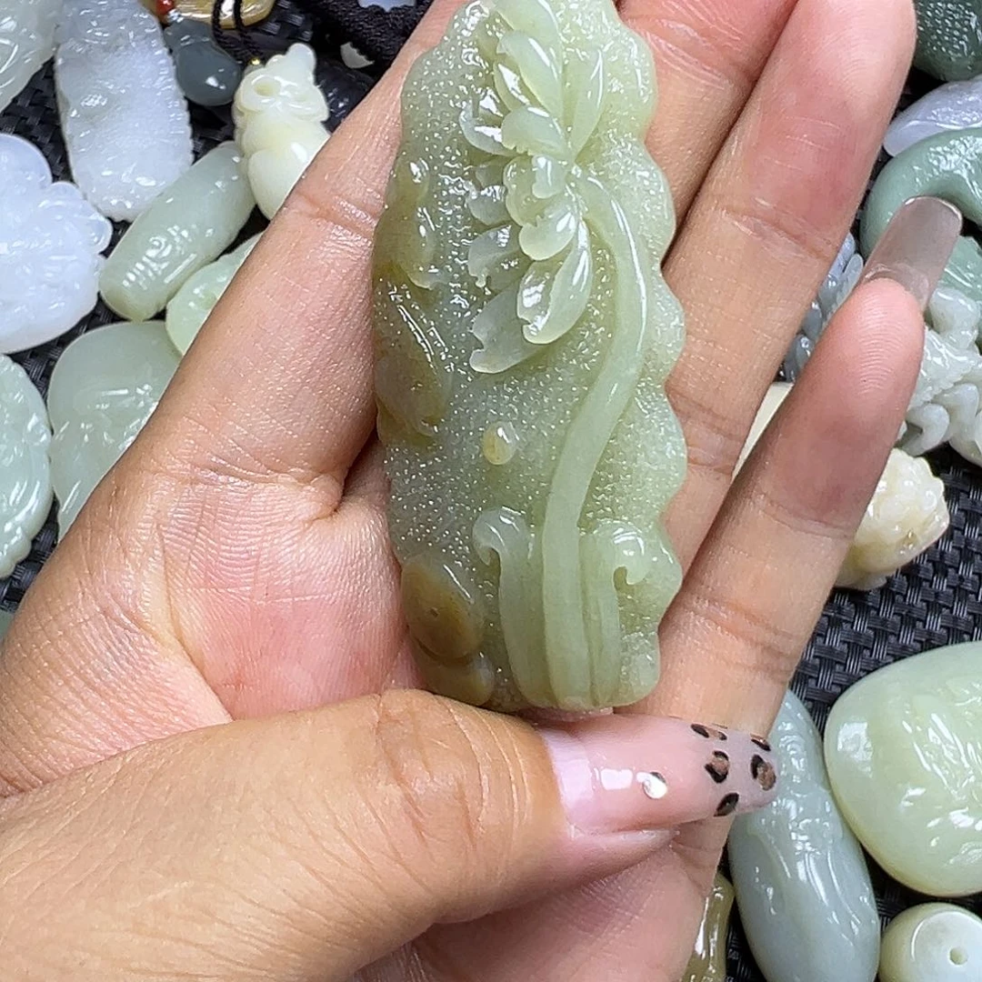 颈饰未镶嵌和田玉