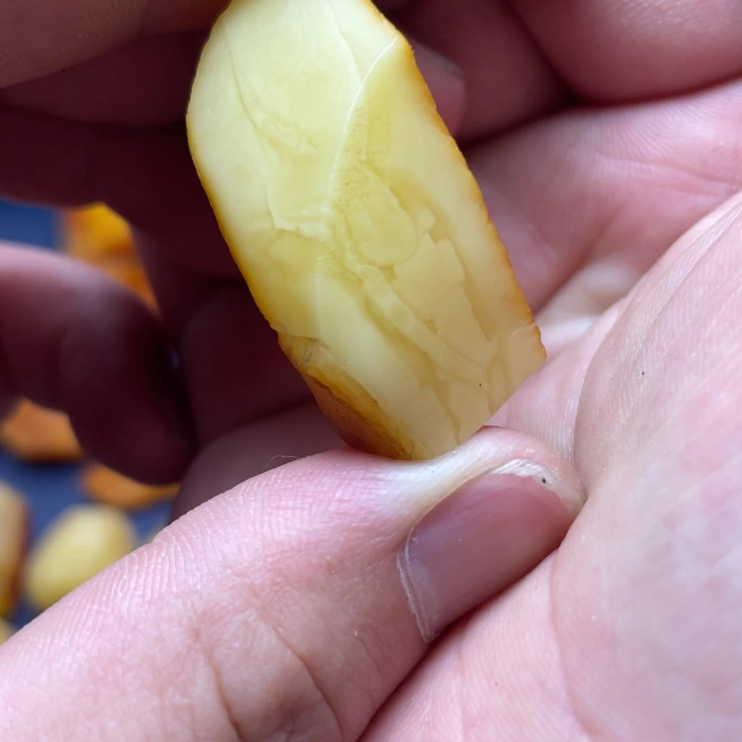 定制琥珀未镶嵌蜜蜡爱心屁桃