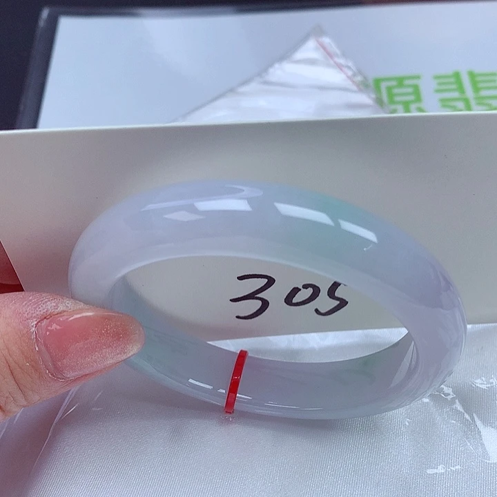 翡翠手镯未镶嵌翡翠