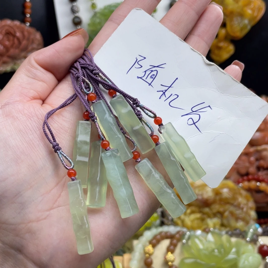 未镶嵌蛇纹石玉颈饰