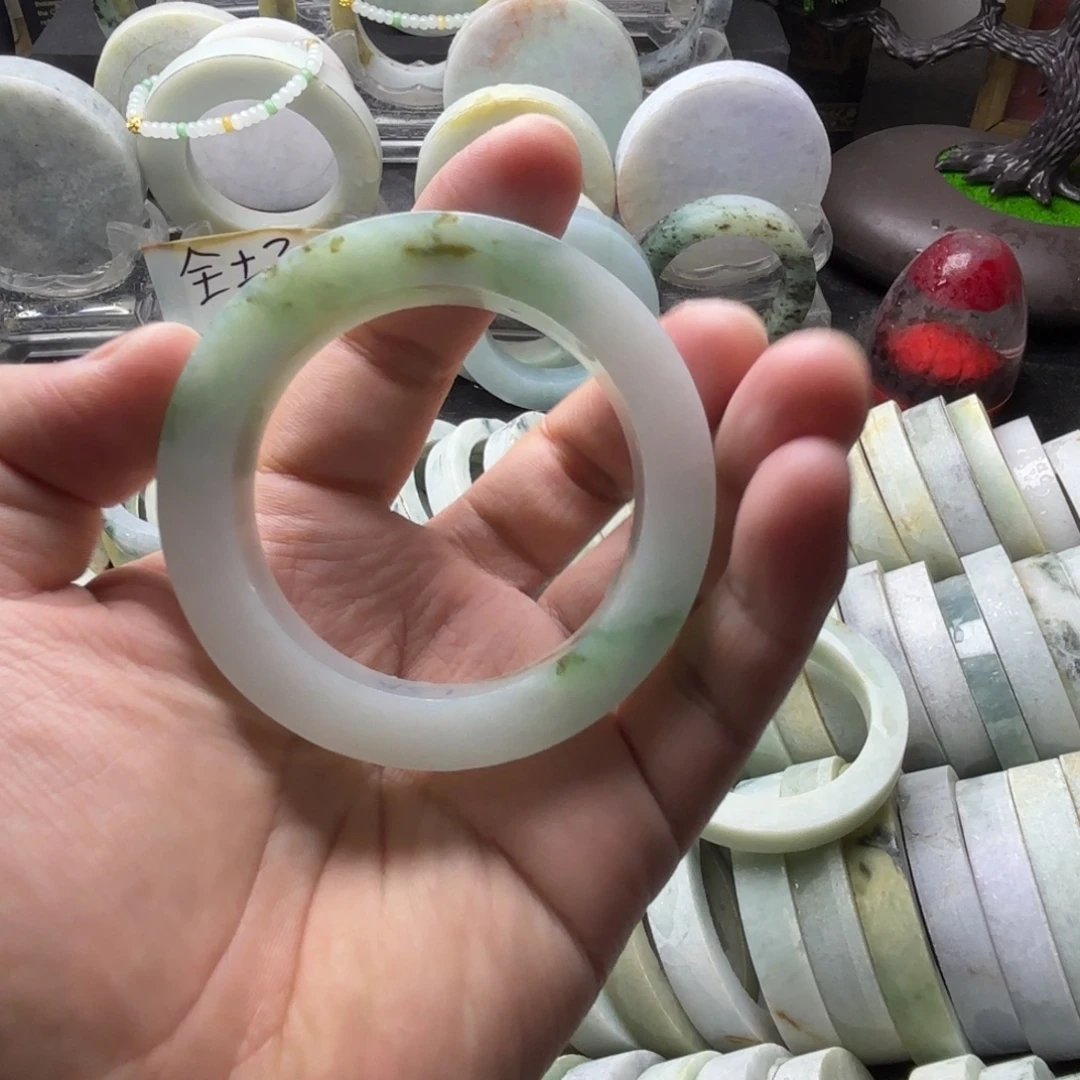 小***️未镶嵌定制翡翠翡翠手镯定制