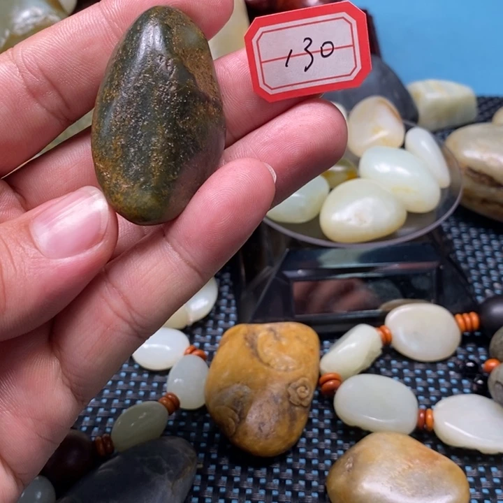未镶嵌和田玉把件130