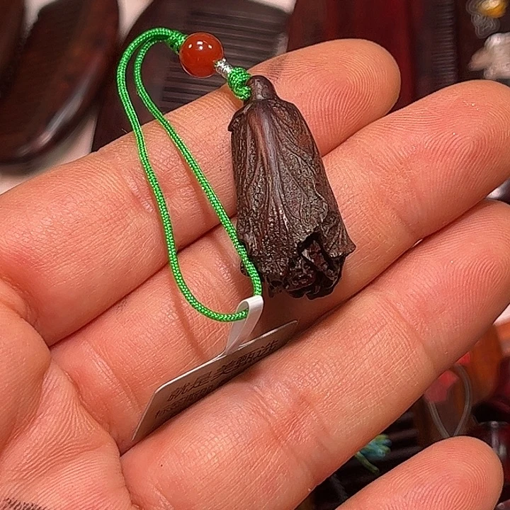 红酸枝木类檀木小吊坠