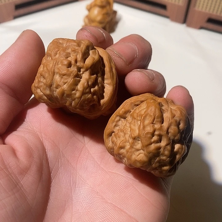 困***狗精品文玩核桃蛤蟆头