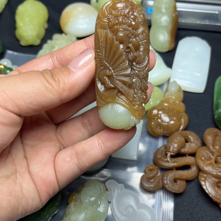 和田玉未镶嵌颈饰