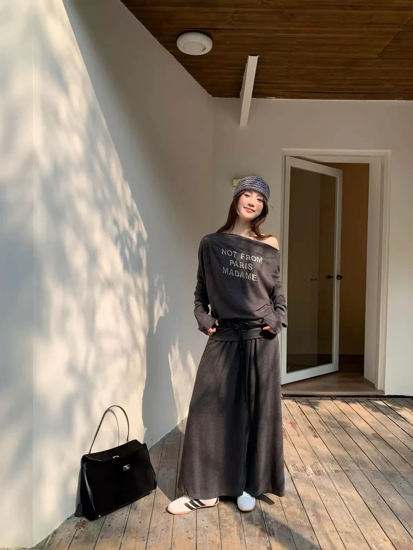 【秋冬新款套装】MT‘高级灰套装'  刺绣斜肩T恤+半身裙套装(配腰带)