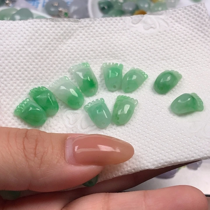 狂***铃翡翠未镶嵌项圈翡翠