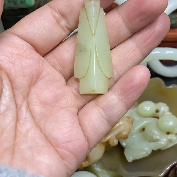 未镶嵌和田玉（糖玉）挂件