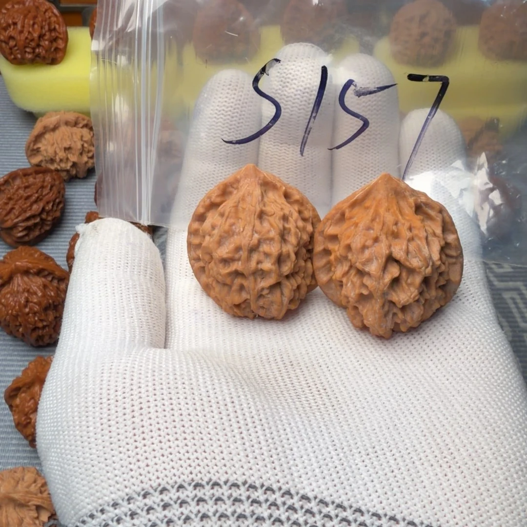 江***人吊坠文玩核桃S157全品凹低石核35