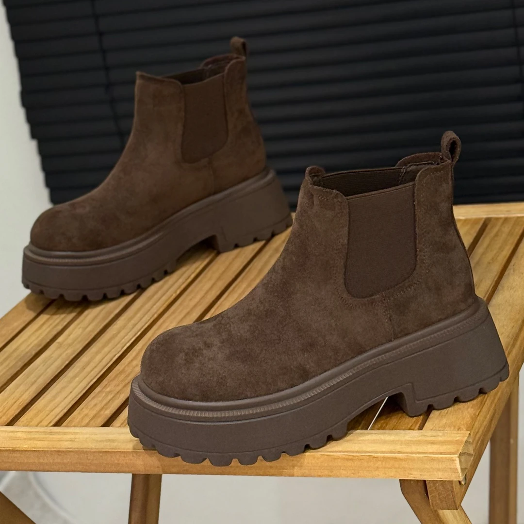 英伦风粗跟绒面马丁靴女2025秋冬新款烟筒靴时尚休闲机车靴短靴子