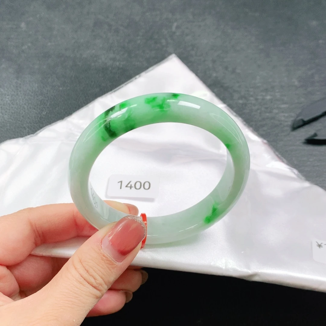 翡翠未镶嵌手镯03
