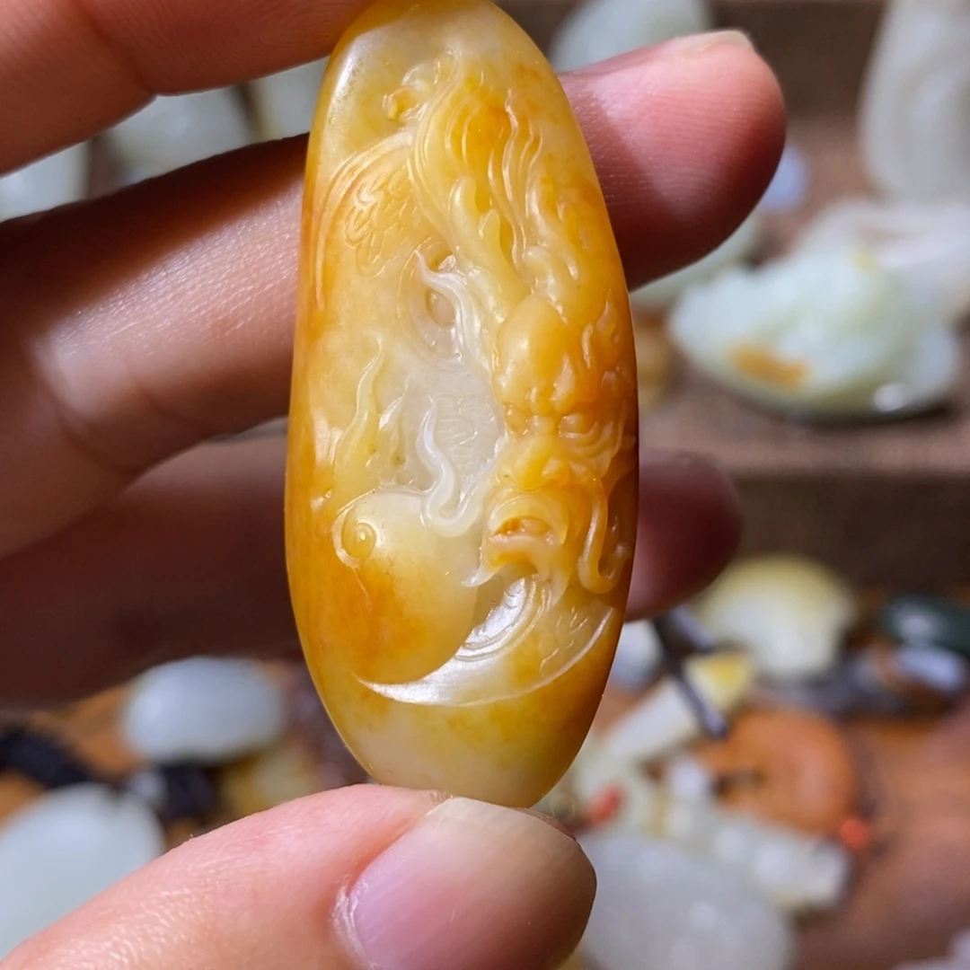 藏***住和田玉未镶嵌颈饰