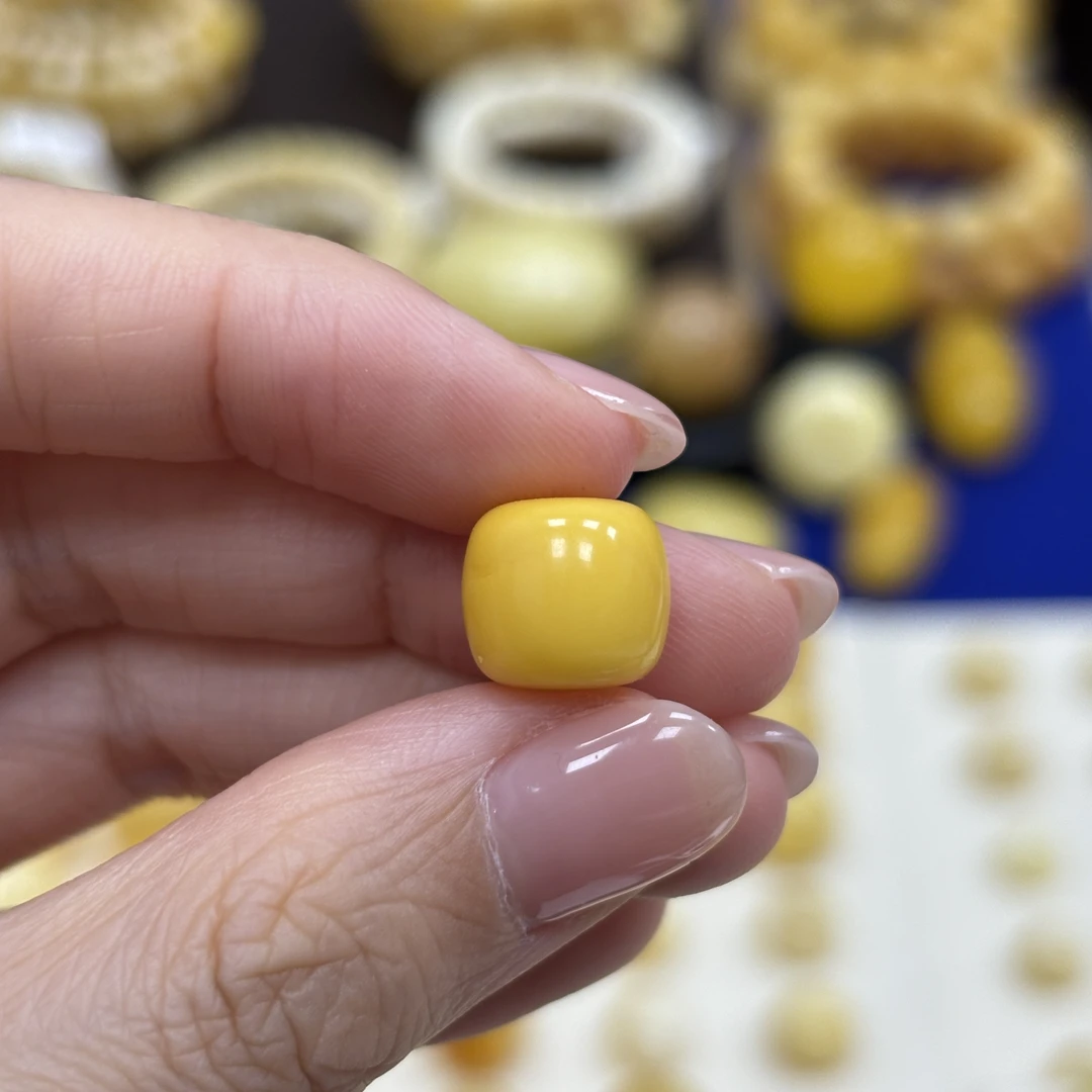 11.0*10.0mm 小妖珠宝天然原矿琥珀蜜蜡