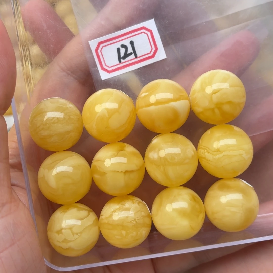 胡***哥蜜蜡未镶嵌裸石17+蜜蜡手串