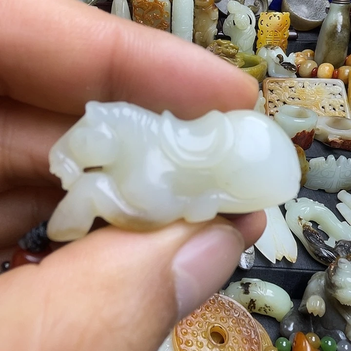 颈饰未镶嵌和田玉