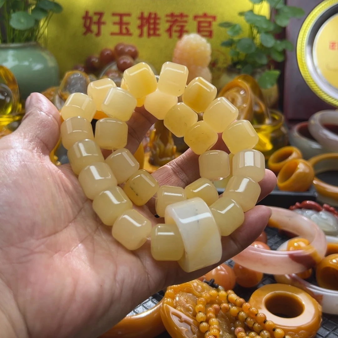 石英质玉未镶嵌颈饰