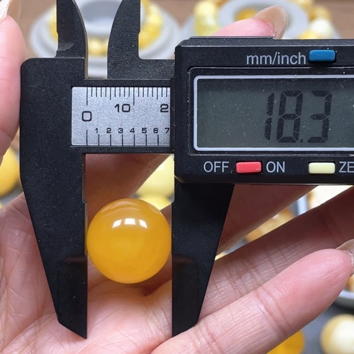 汉***B未镶嵌琥珀裸石天然