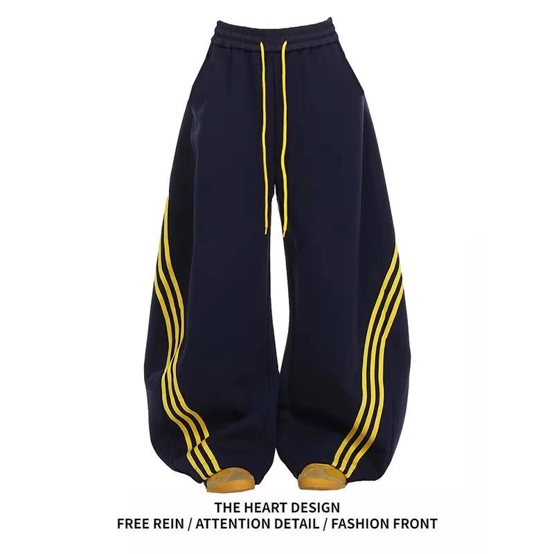 300斤大码美式复古三条杠运动卫裤女2025秋季新款宽松阔腿弯刀裤2