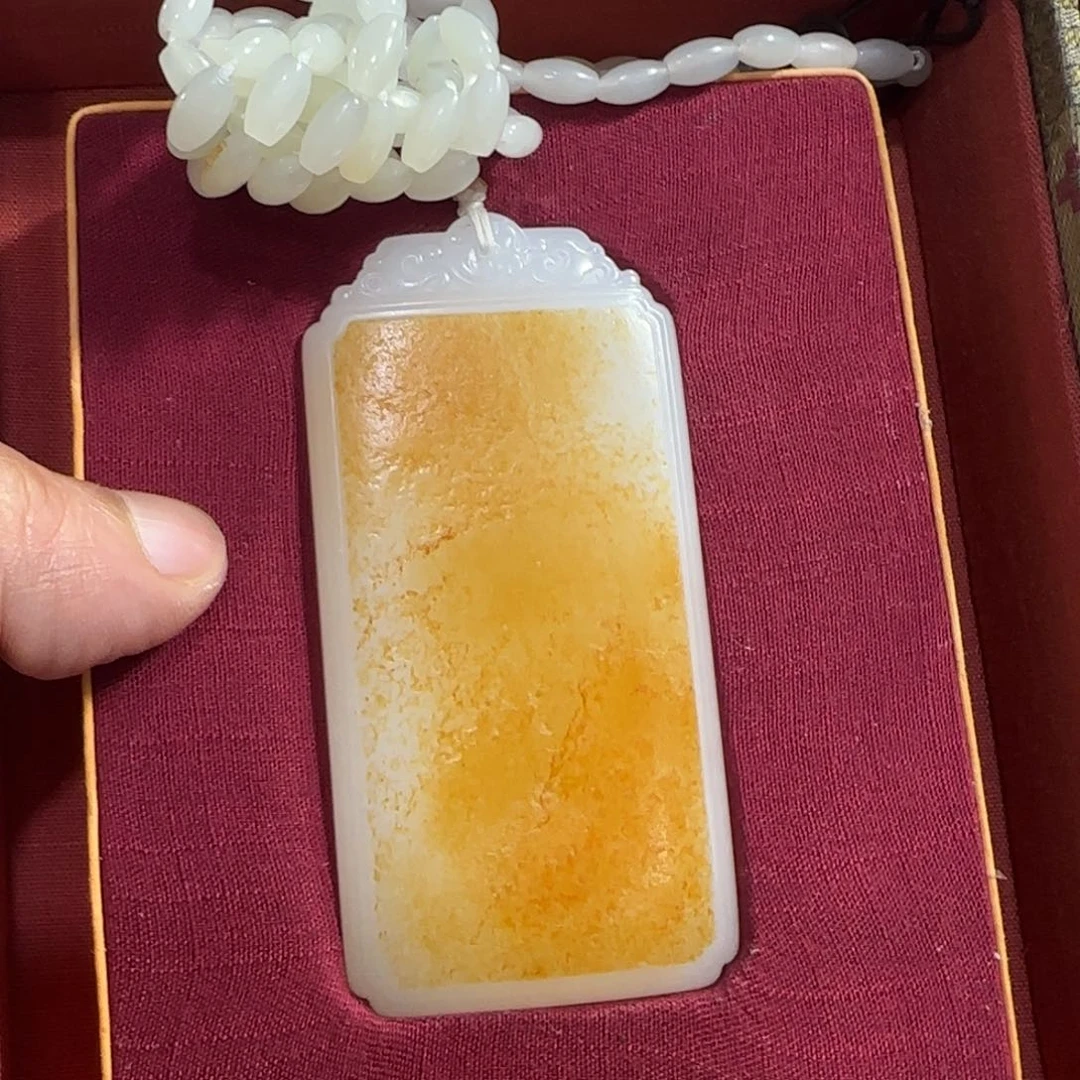 和田玉挂件未镶嵌布**艺