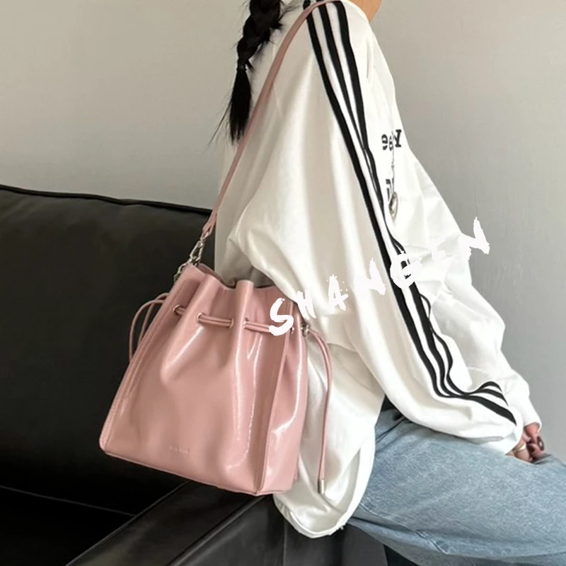 【尚恩CC】SK-62671-樱花粉-20*12*22轻奢时尚女新款单肩斜挎水桶包