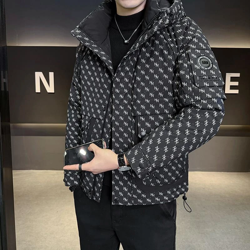 2025冬季新款男士潮流休闲工装连帽冲锋衣羽绒男外套流行印花夹克