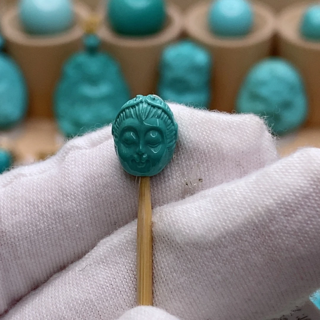 绿松石未镶嵌珠宝奇石