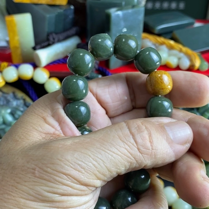 和田玉（糖玉）未镶嵌珠宝奇石