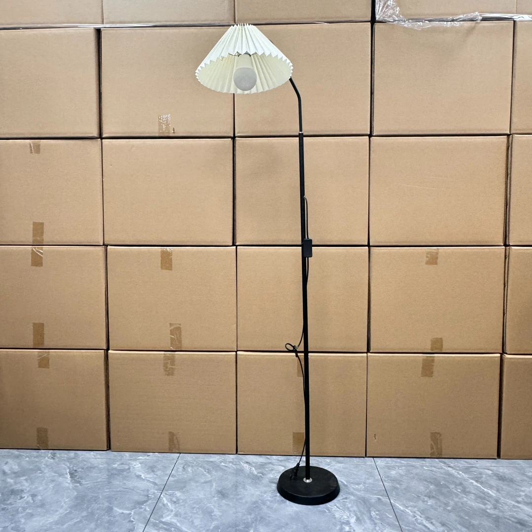 北欧落地灯客厅卧室床头灯ins风极简轻奢落地灯沙发灯多头DC