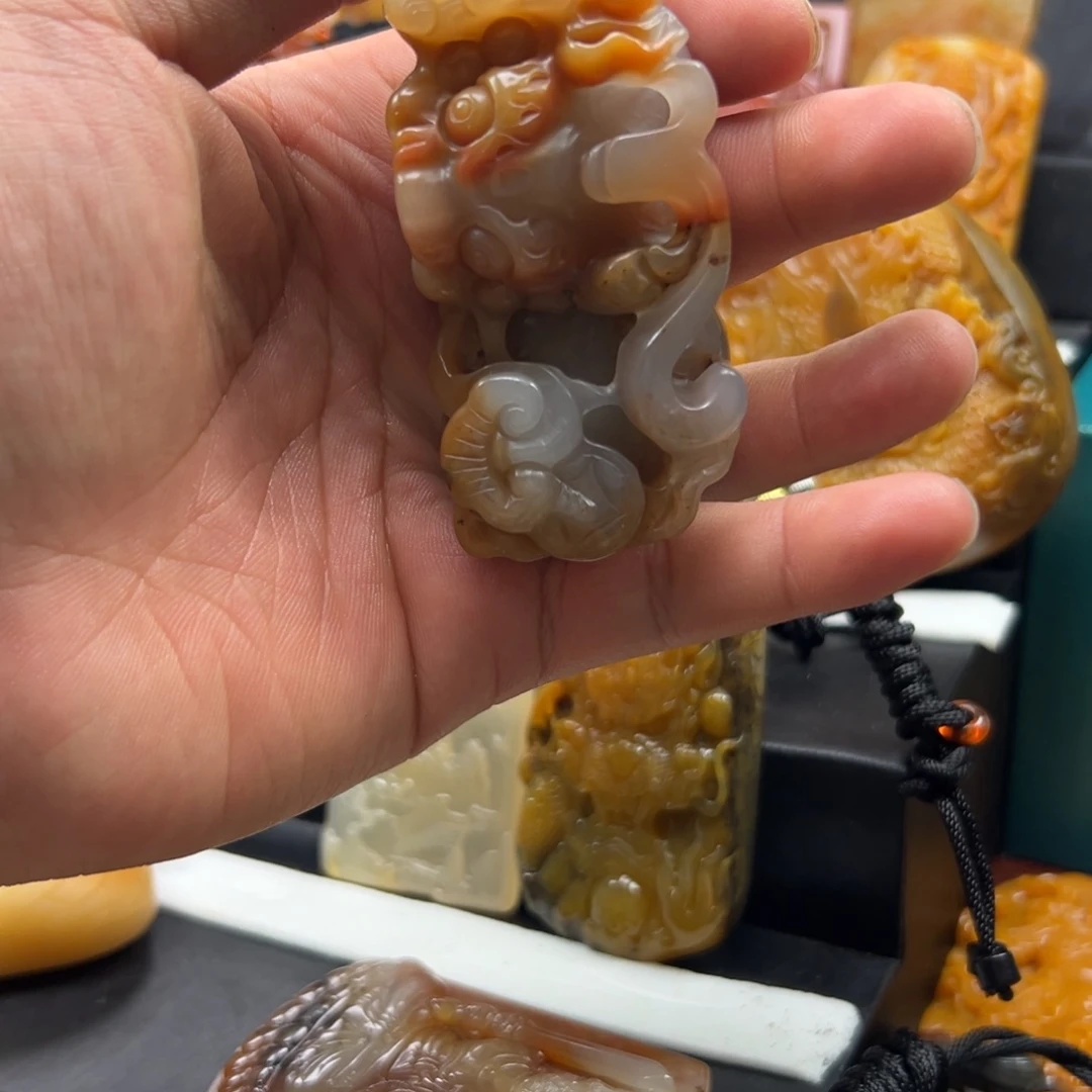 石英质玉（黄龙玉）未镶嵌黄龙玉