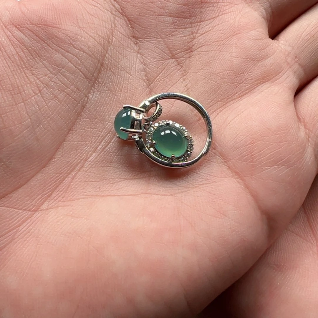 翡翠未镶嵌颈饰蛋面