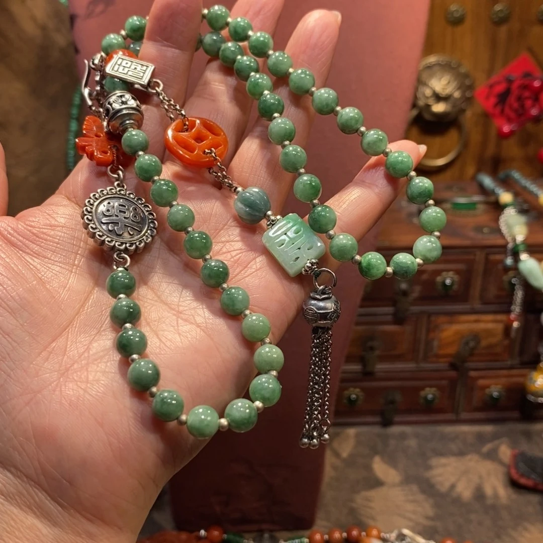 翡翠吊坠(赠链)未镶嵌