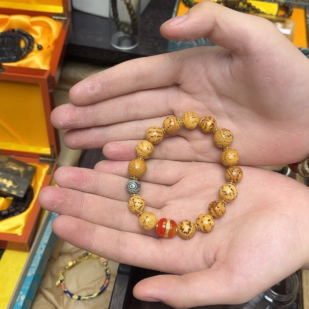 大叶紫檀（黑酸枝木类）