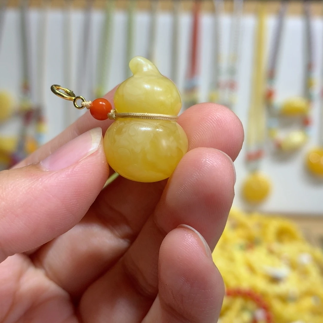 未镶嵌琥珀裸石配饰