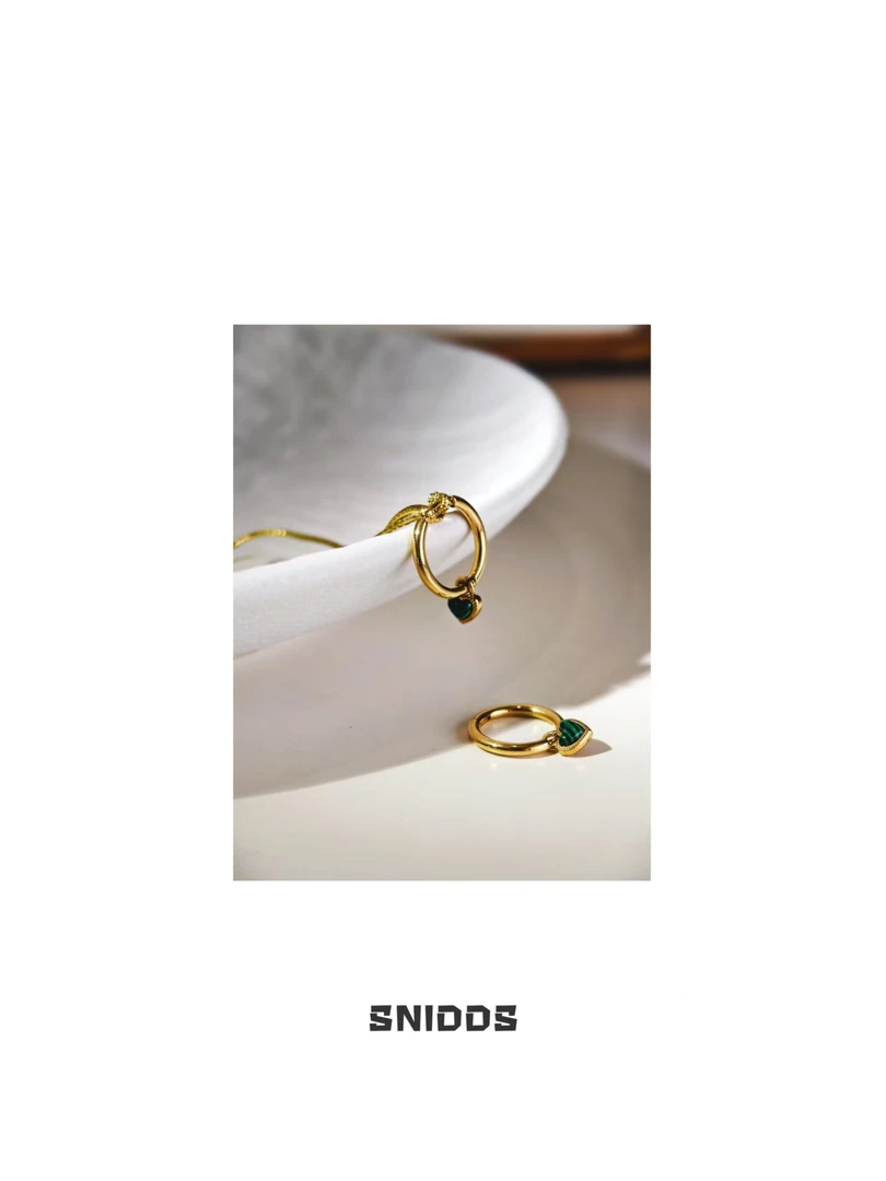 合金耳饰 女士  气质 316精钢 绿石 爱心耳坠耳环