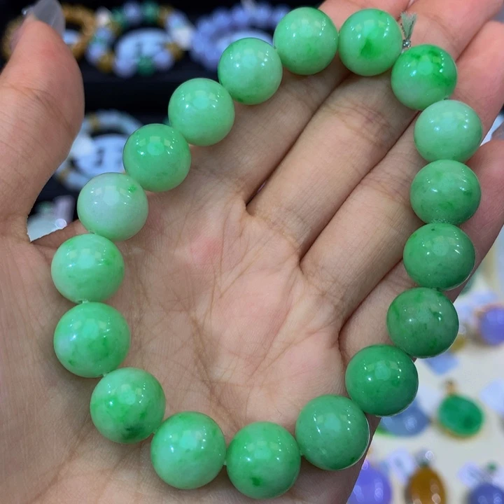 翡翠挂件未镶嵌翡翠11