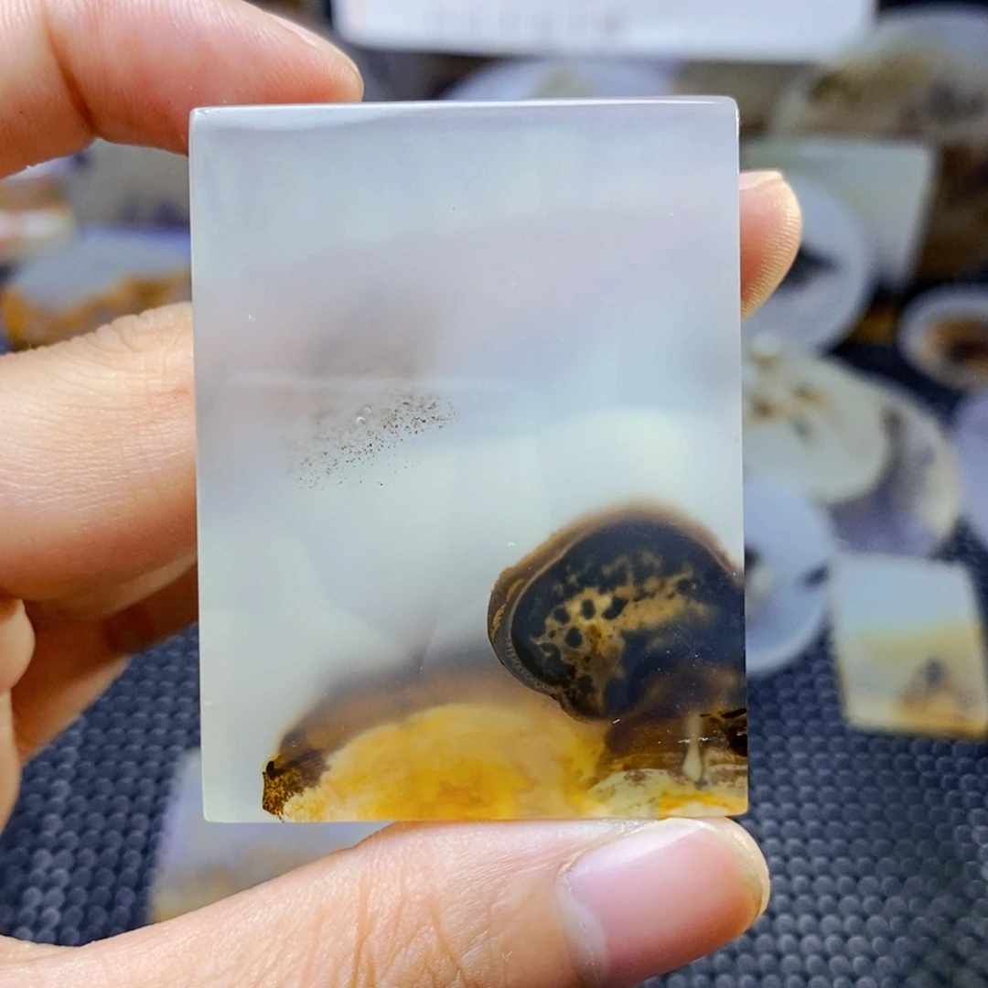 玛瑙/玉髓未镶嵌珠宝奇石