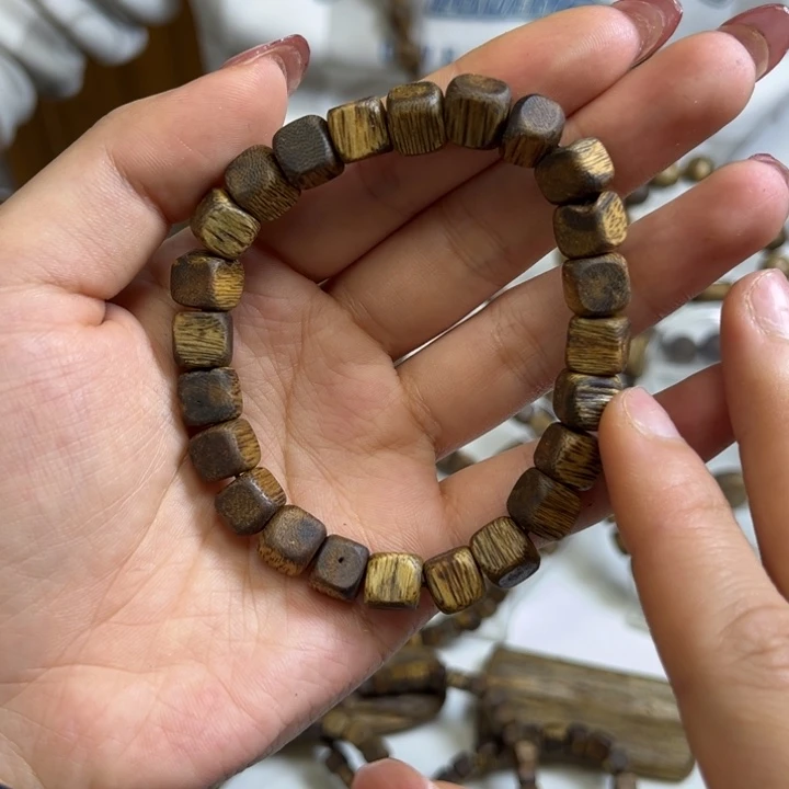 沉香手串8mm方珠单圈多样性发货1