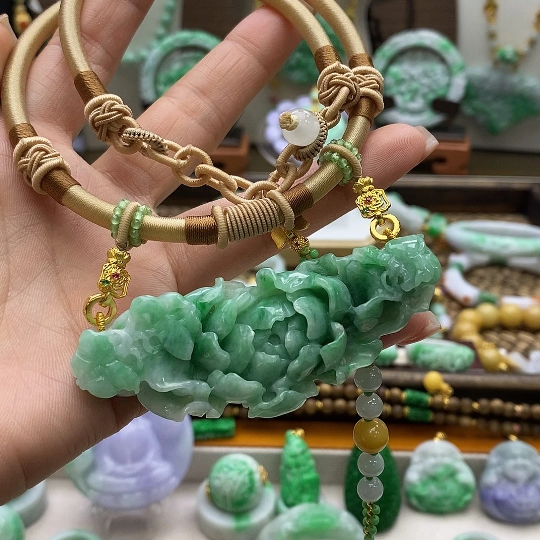 翡翠未镶嵌颈饰天然