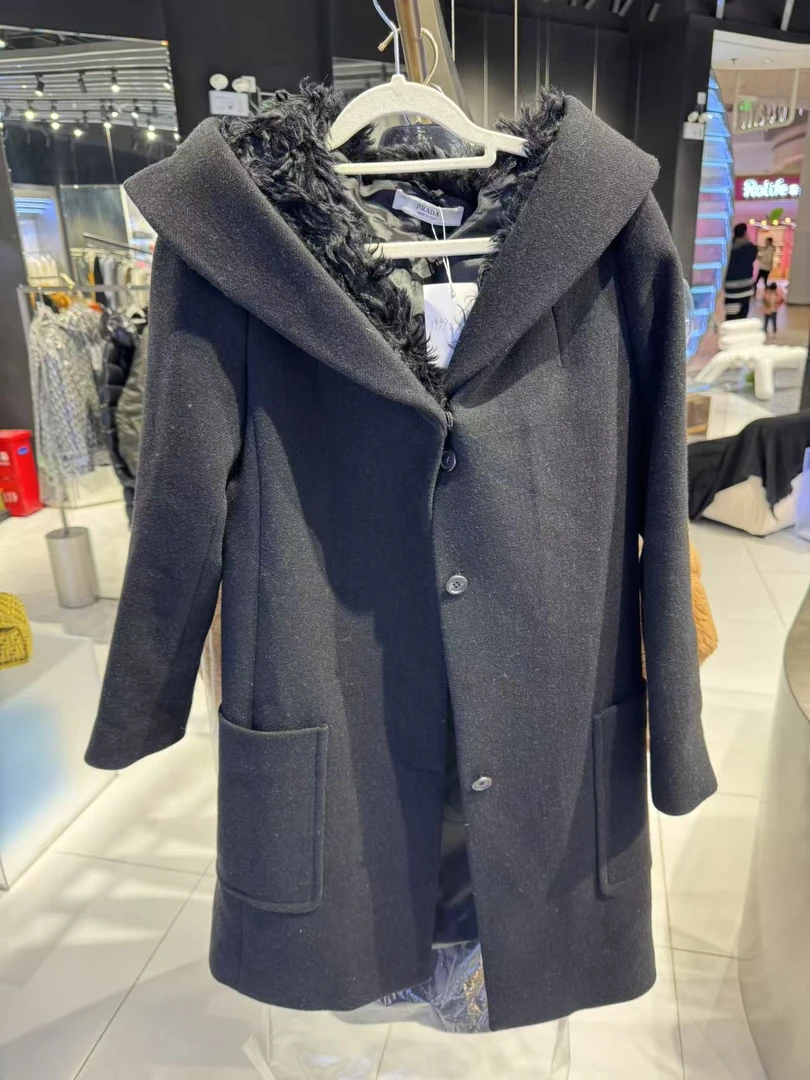 95新 Prada/普拉达 黑色 毛呢 大衣 36码
