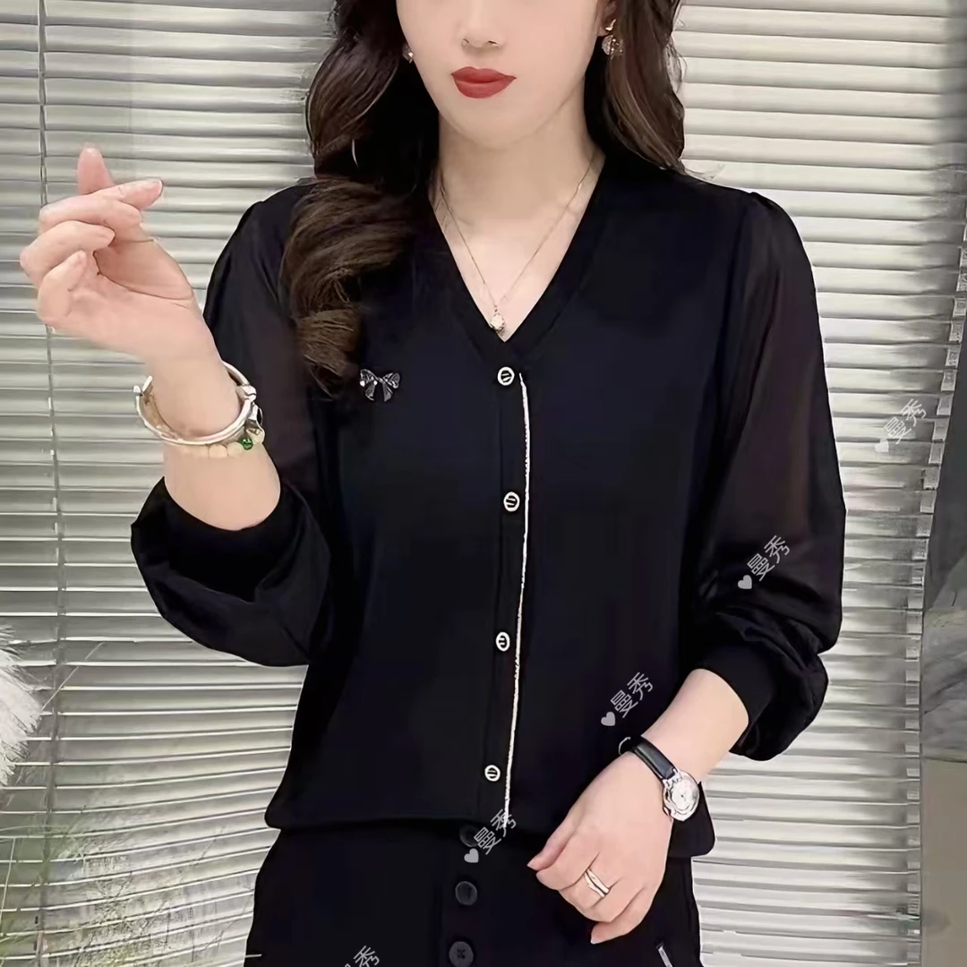 630款 秋款时尚V领宽松气质假开衫拼雪纺袖百搭遮肚女士长袖上衣