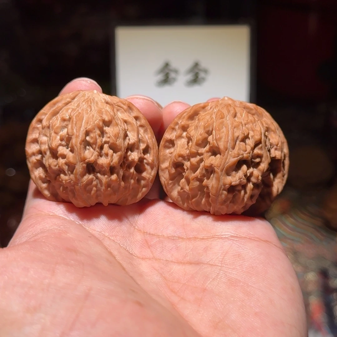 把件核桃472磨盘，尺寸42 39 37