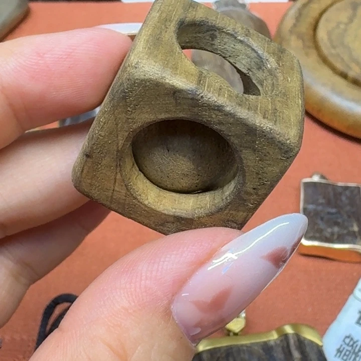 大叶紫檀（黑酸枝木类）
