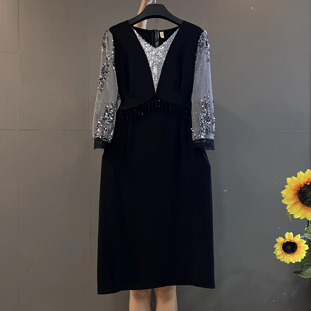 新款时尚高级感亮片拼接气质V领收腰显瘦大码连衣裙