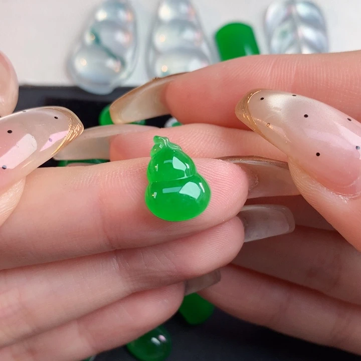 翡翠裸石14.21-10.64-4.64