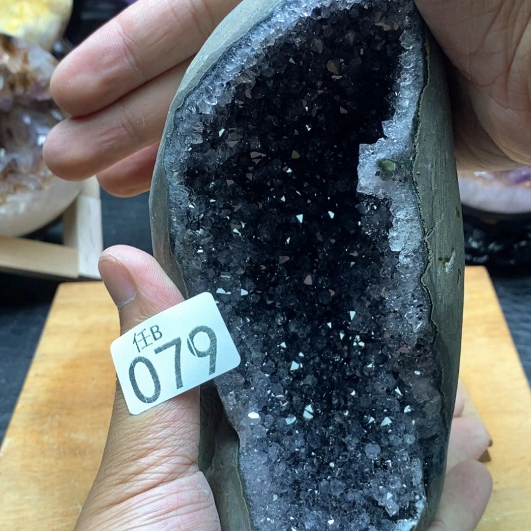 未镶嵌水晶大型摆件（非配饰）